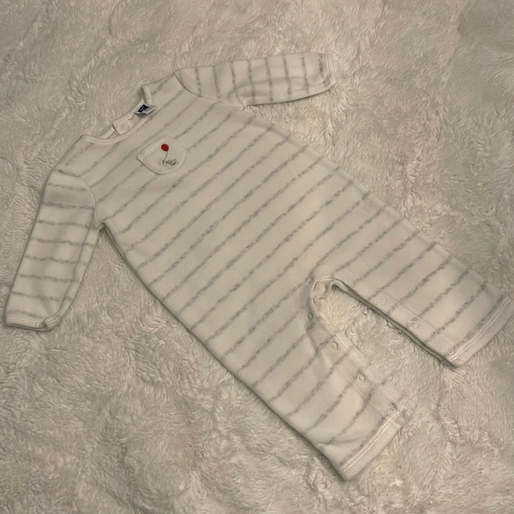 Janie and Jack Newborn One Piece with~elephant holding balloon